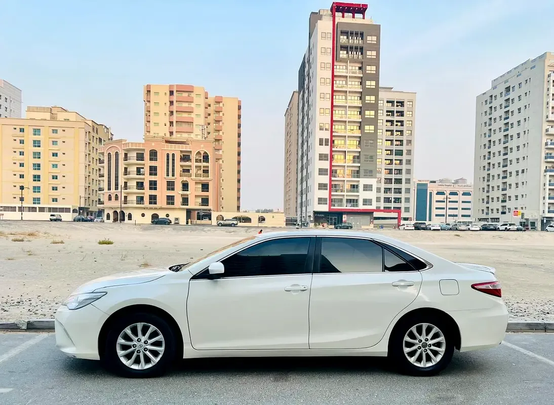 Toyota Camry 2.5 AT (181 hp)