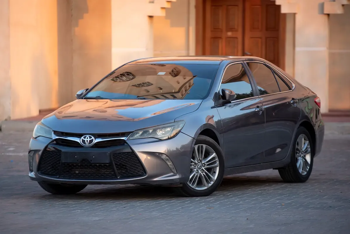 Toyota Camry 2.5 AT (181 hp)