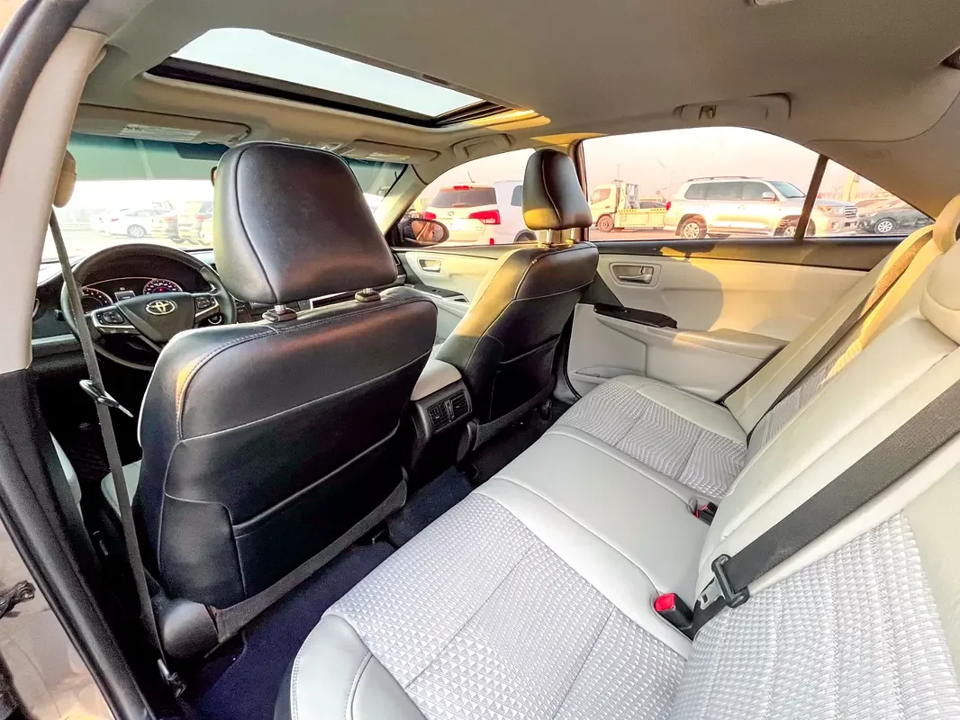 Toyota Camry 2.5 AT (181 حصان) - 19