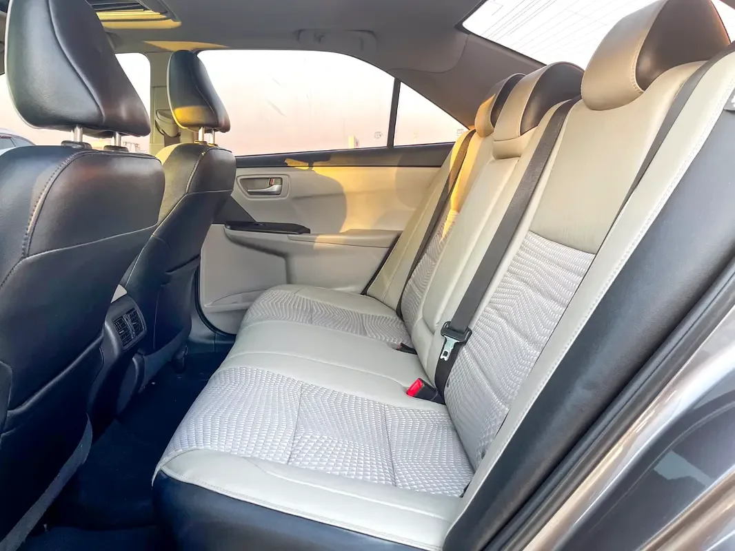 Toyota Camry 2.5 AT (181 حصان) - 20