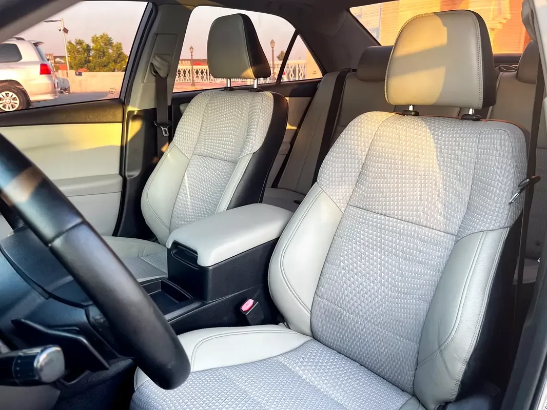 Toyota Camry 2.5 AT (181 حصان) - 18