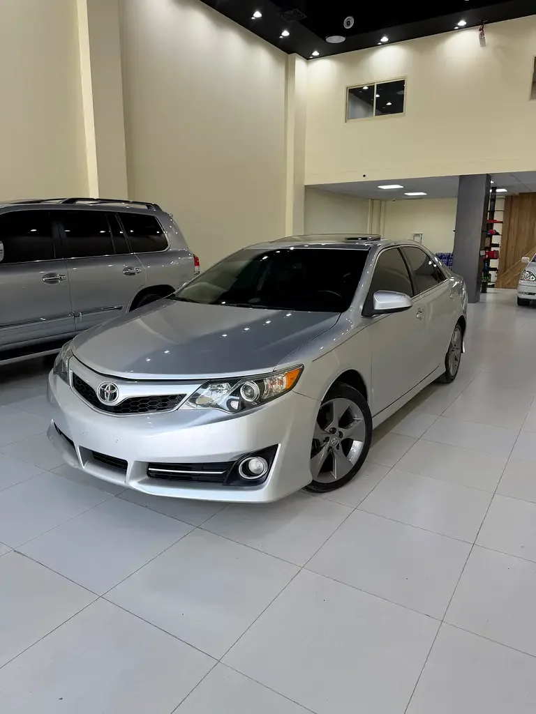 Toyota Camry 2.5 AT (181 hp)