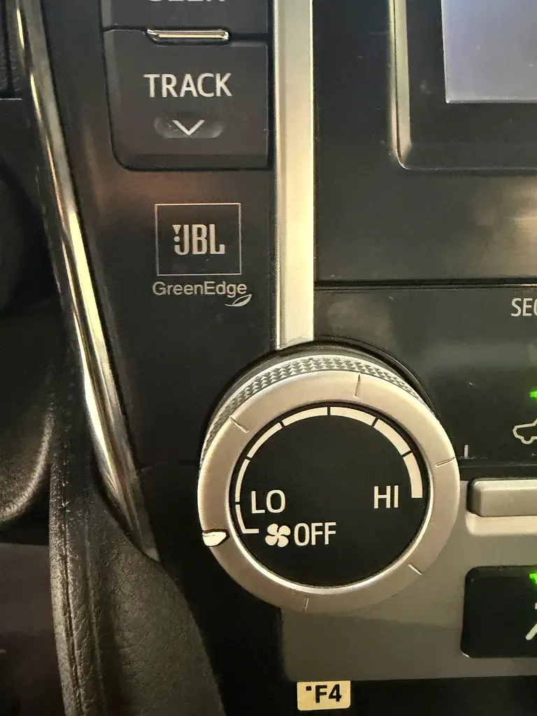 Toyota Camry 2.5 AT (181 hp) - 11