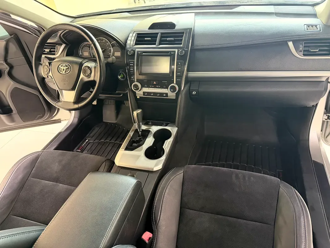 Toyota Camry 2.5 AT (181 hp) - 16