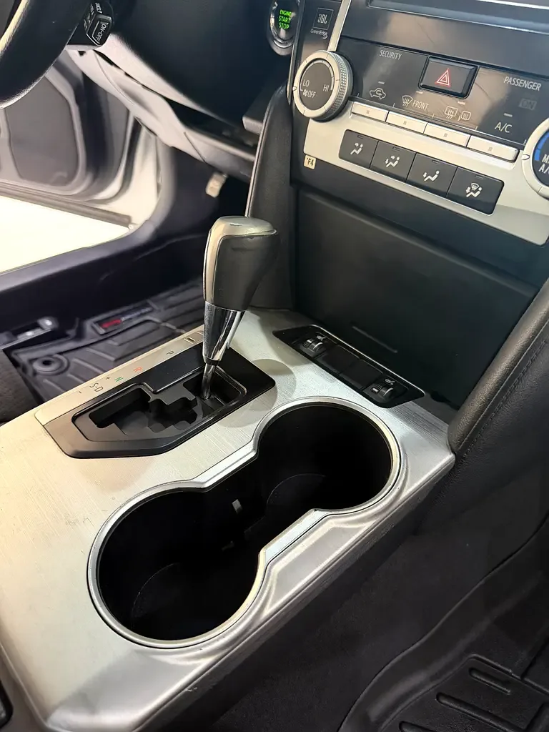 Toyota Camry 2.5 AT (181 hp) - 17