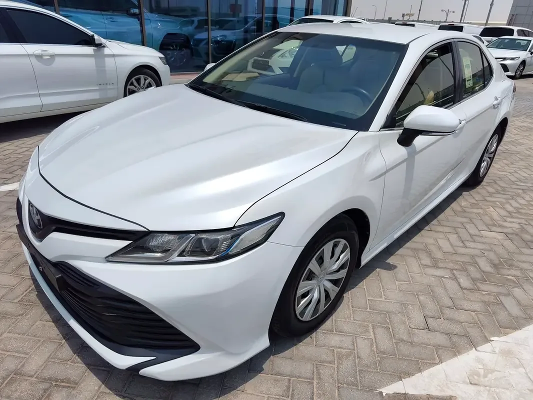 Toyota Camry 2.5 AT (200 hp)