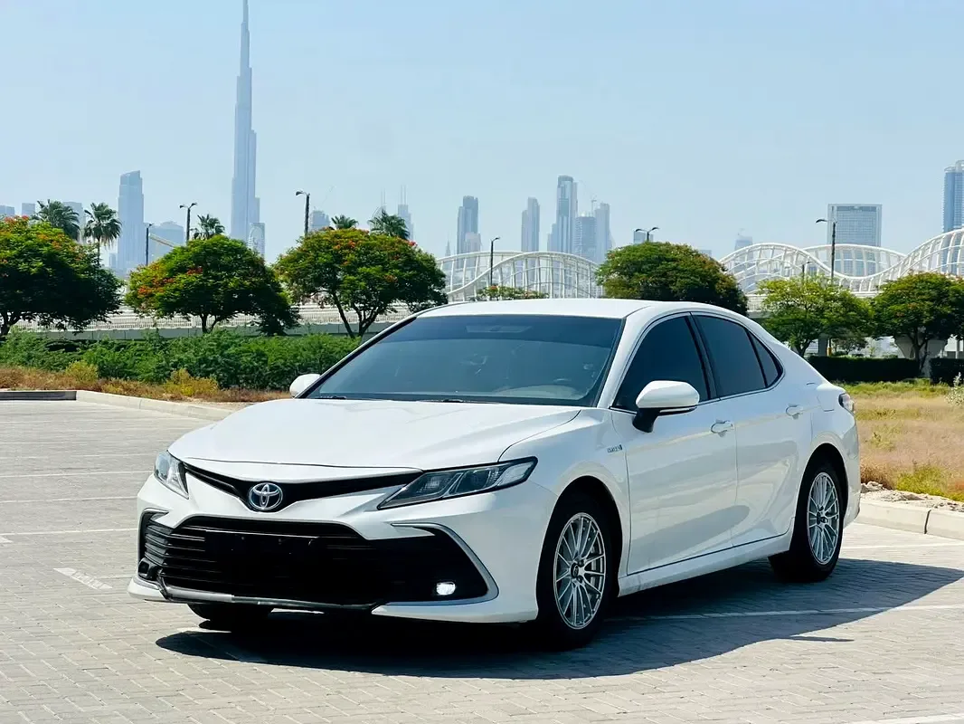 Toyota Camry 2.5 AT (200 hp)