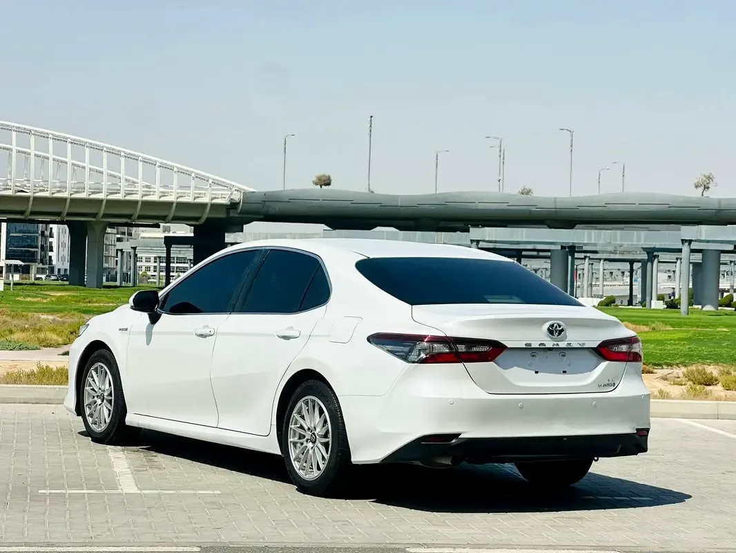Toyota Camry 2.5 AT (200 حصان) - 3
