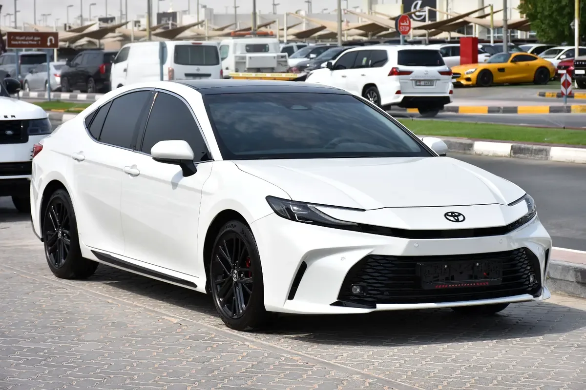 Toyota Camry 2.5 AT (204 hp)