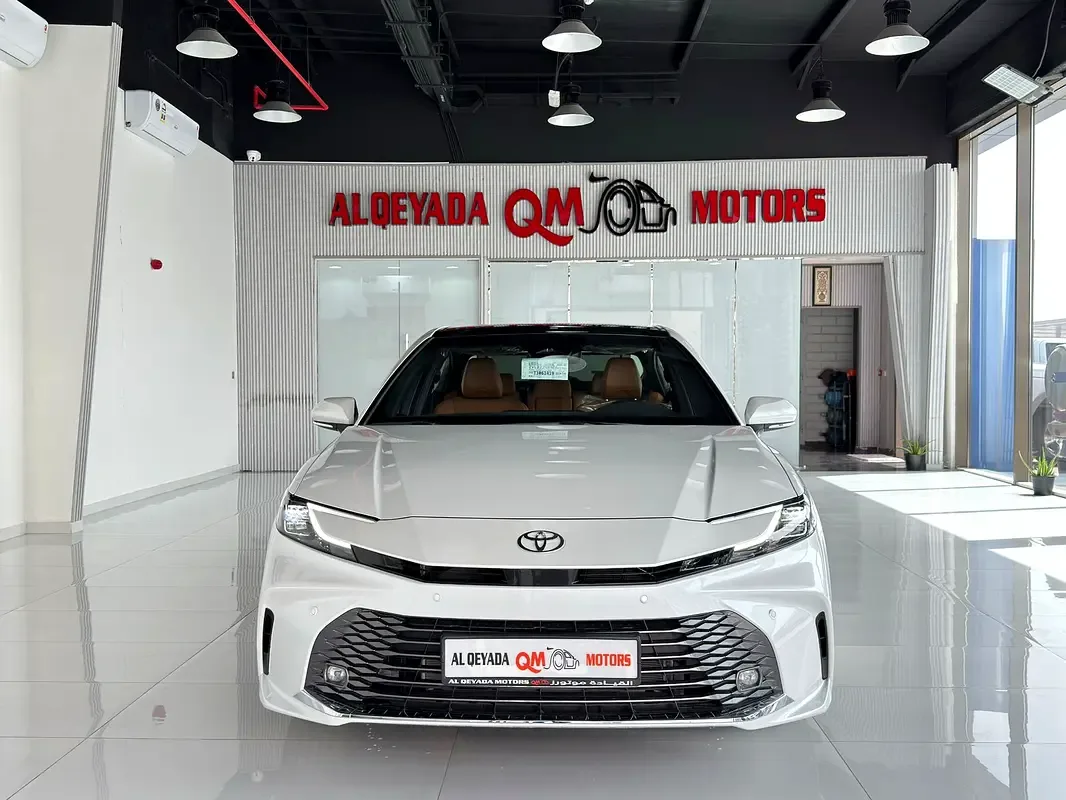 Toyota Camry 2.5 AT (204 hp)