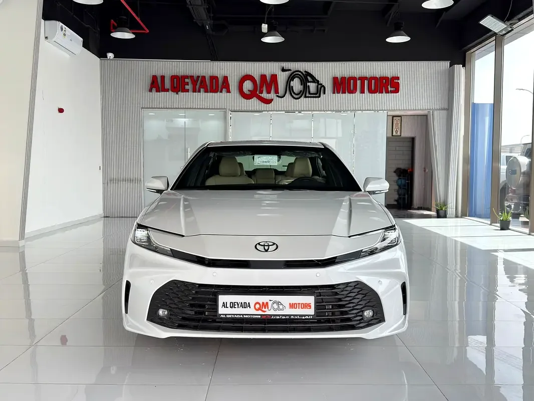 Toyota Camry 2.5 AT (204 hp)