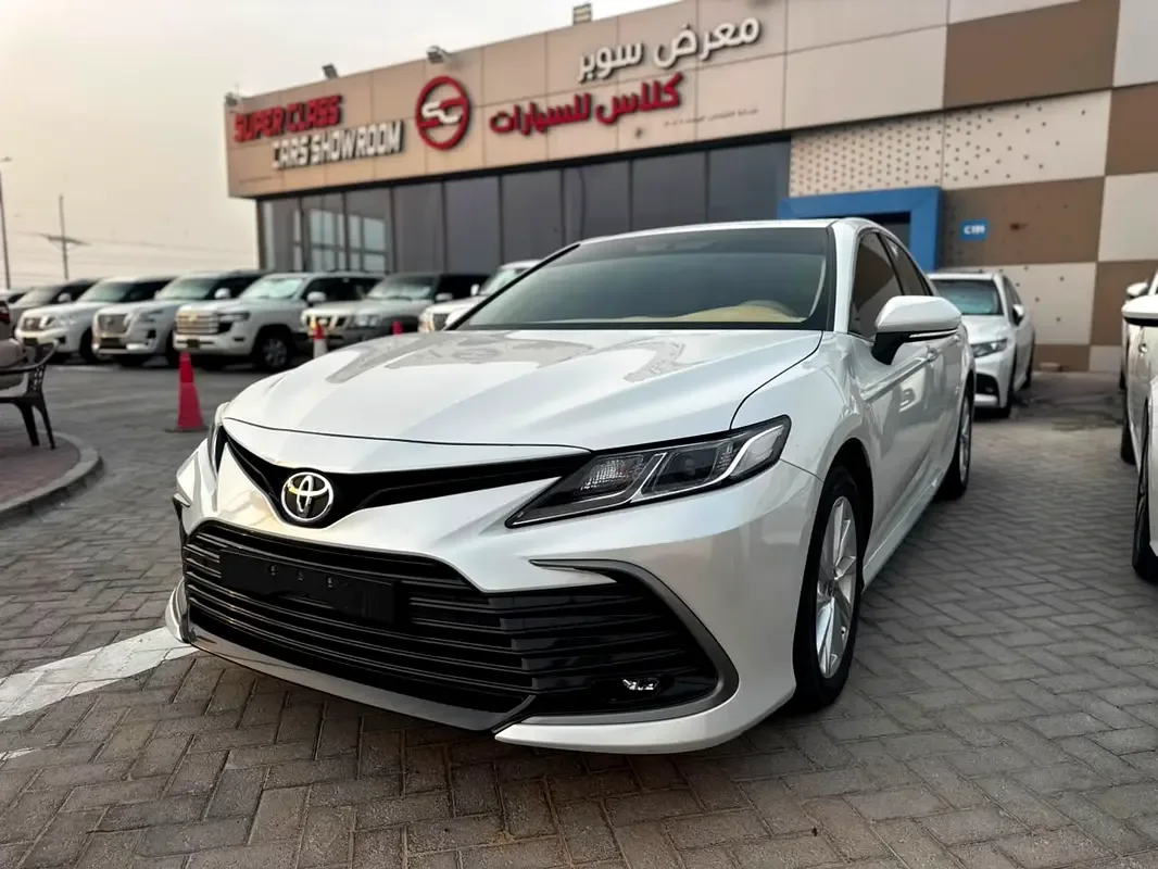 Toyota Camry 2.5 AT (204 hp)