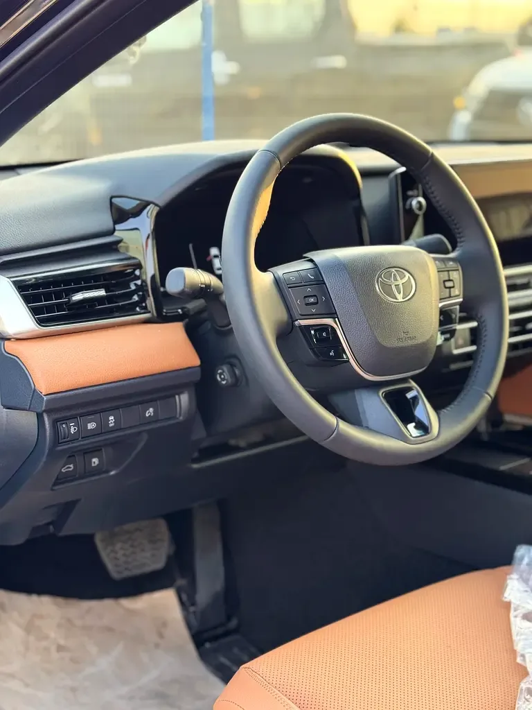 Toyota Camry 2.5 AT (204 حصان) - 6