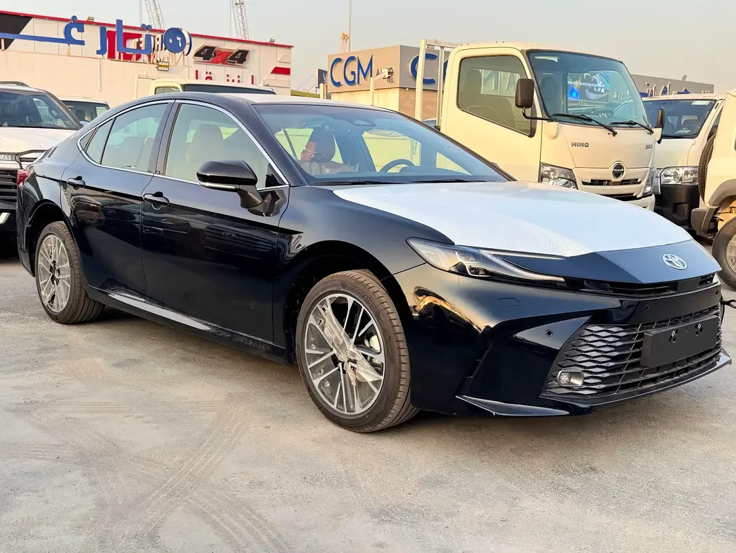 Toyota Camry 2.5 AT (204 حصان) - 3