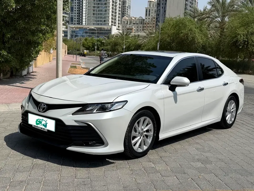 Toyota Camry 2.5 AT (204 hp)