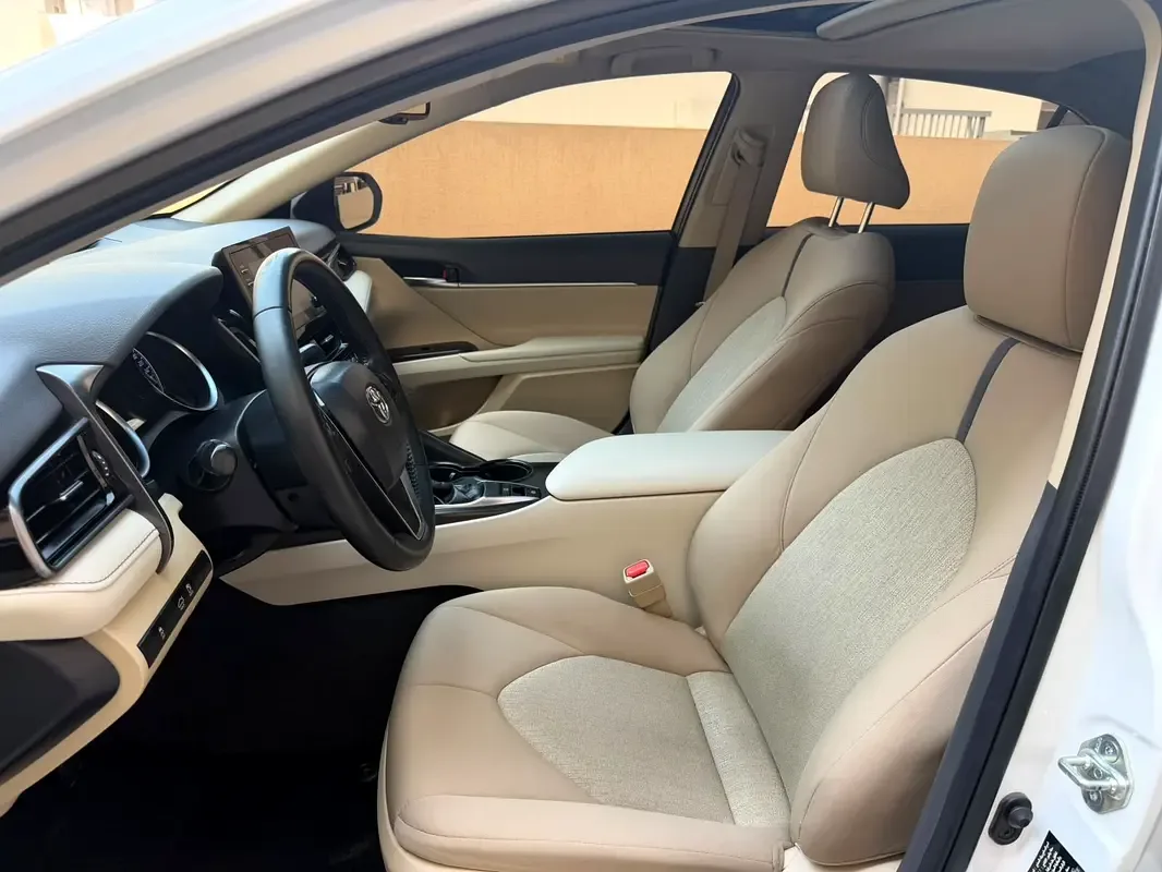 Toyota Camry 2.5 AT (204 hp) - 10