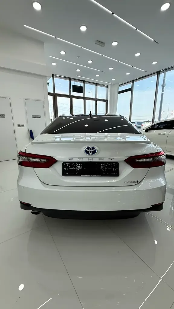 Toyota Camry 2.5 AT (204 حصان) - 4