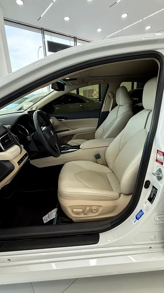 Toyota Camry 2.5 AT (204 حصان) - 11