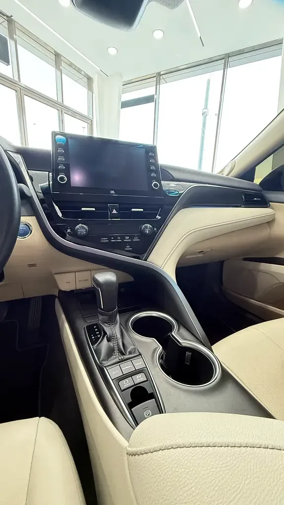 Toyota Camry 2.5 AT (204 حصان) - 9