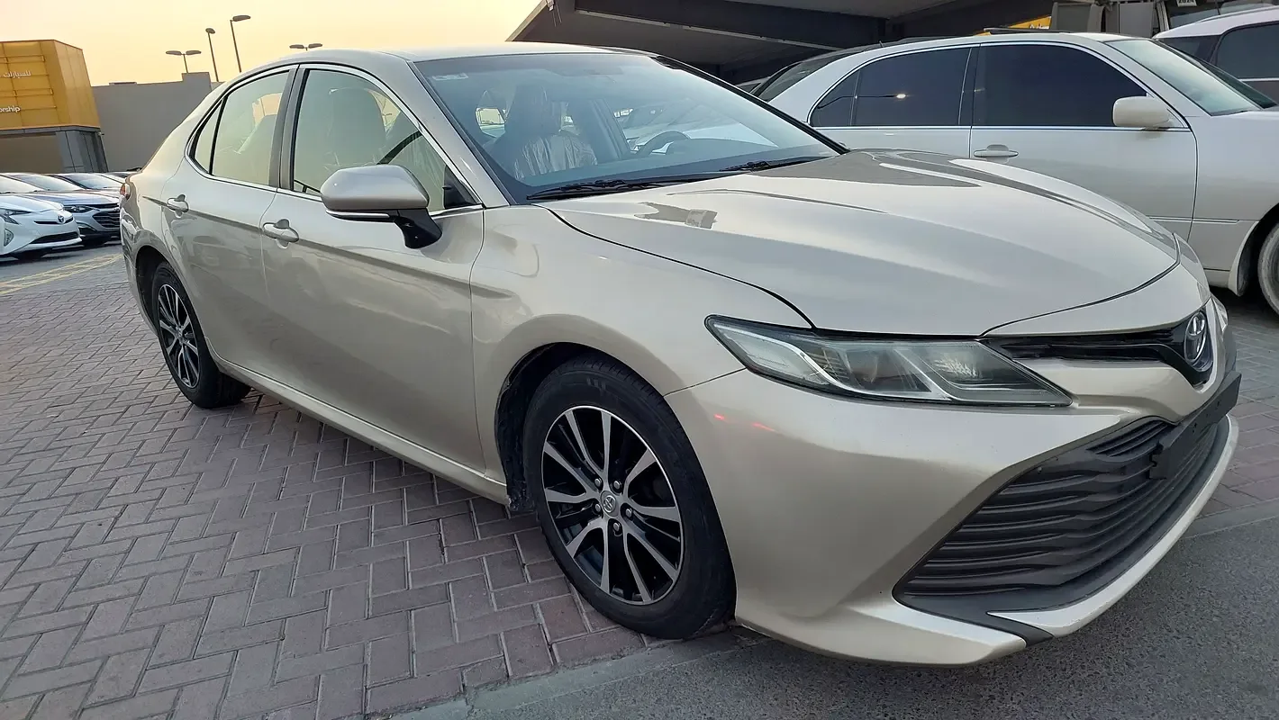 Toyota Camry 2.5 AT (209 hp)