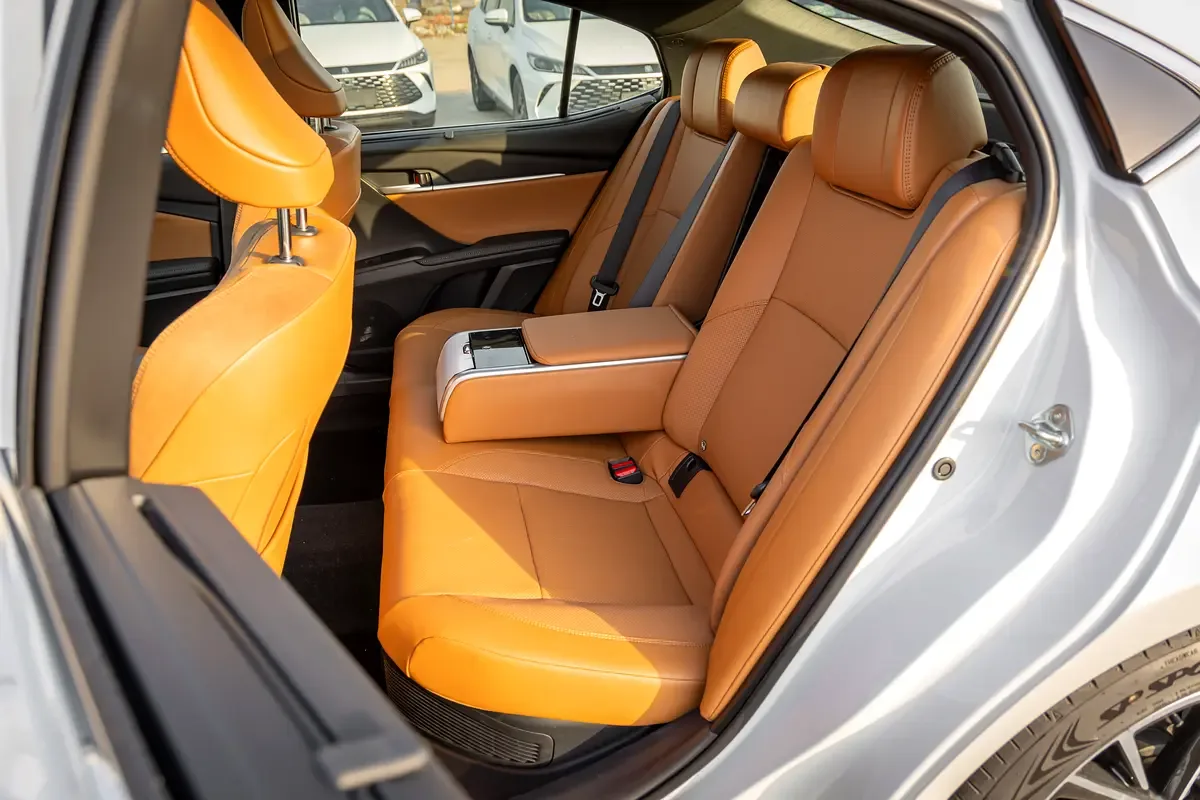 Toyota Camry 2.5 CVT (225 hp) - 11