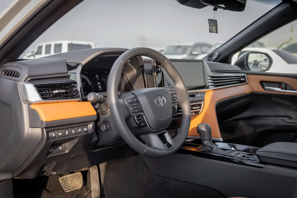 Toyota Camry 2.5 CVT (225 hp) - 14