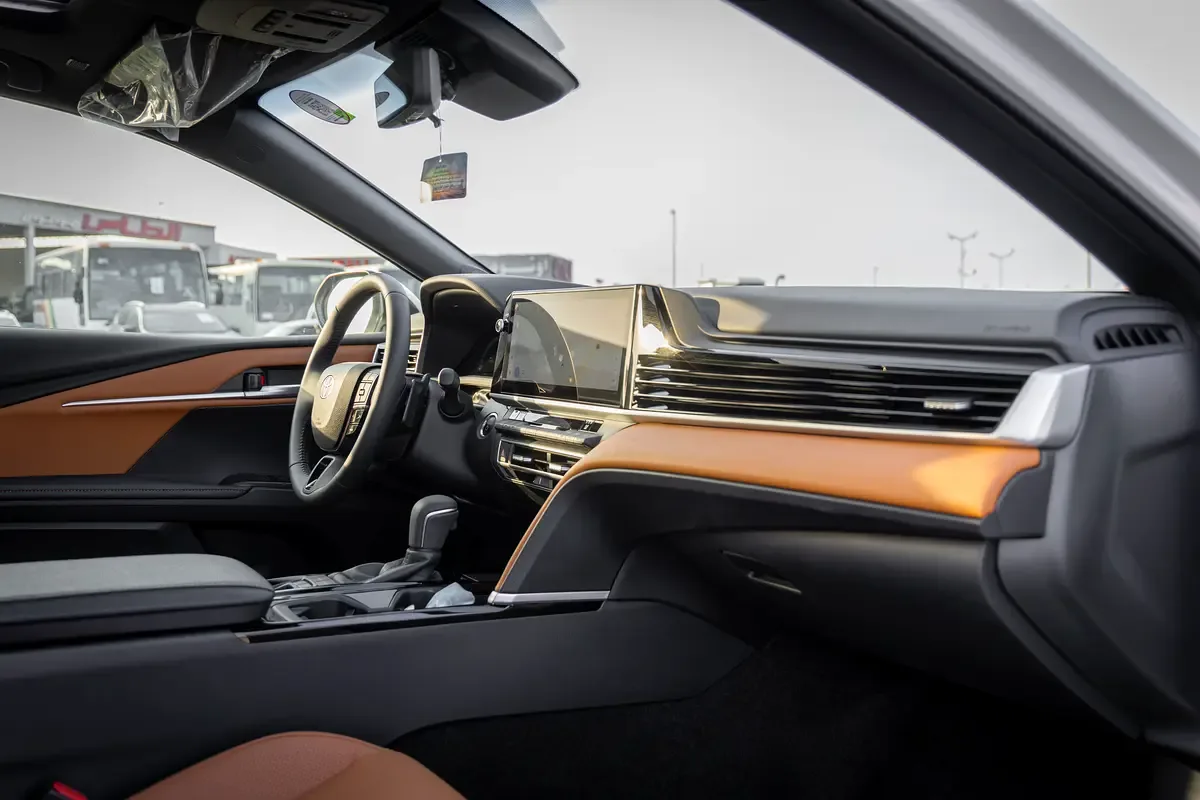 Toyota Camry 2.5 CVT (225 hp) - 18