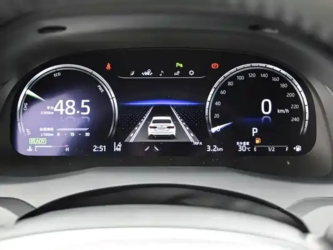 Toyota Camry 2.5 CVT (225 حصان) - 8
