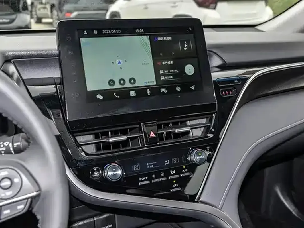 Toyota Camry 2.5 CVT (225 حصان) - 9