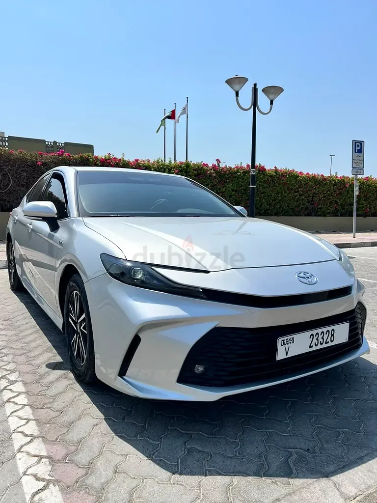 Toyota Camry 2.5 CVT (225 حصان) - 2