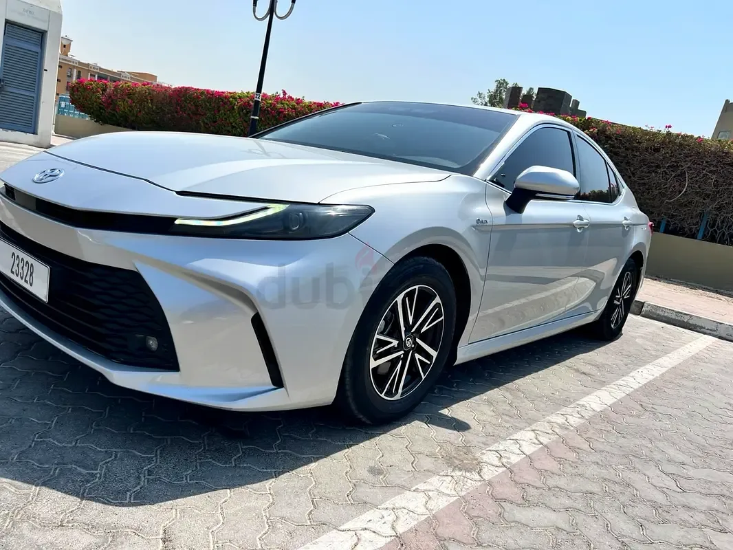 Toyota Camry 2.5 CVT (225 حصان) - 5