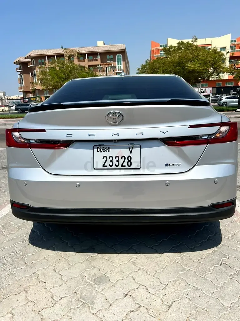 Toyota Camry 2.5 CVT (225 حصان) - 9