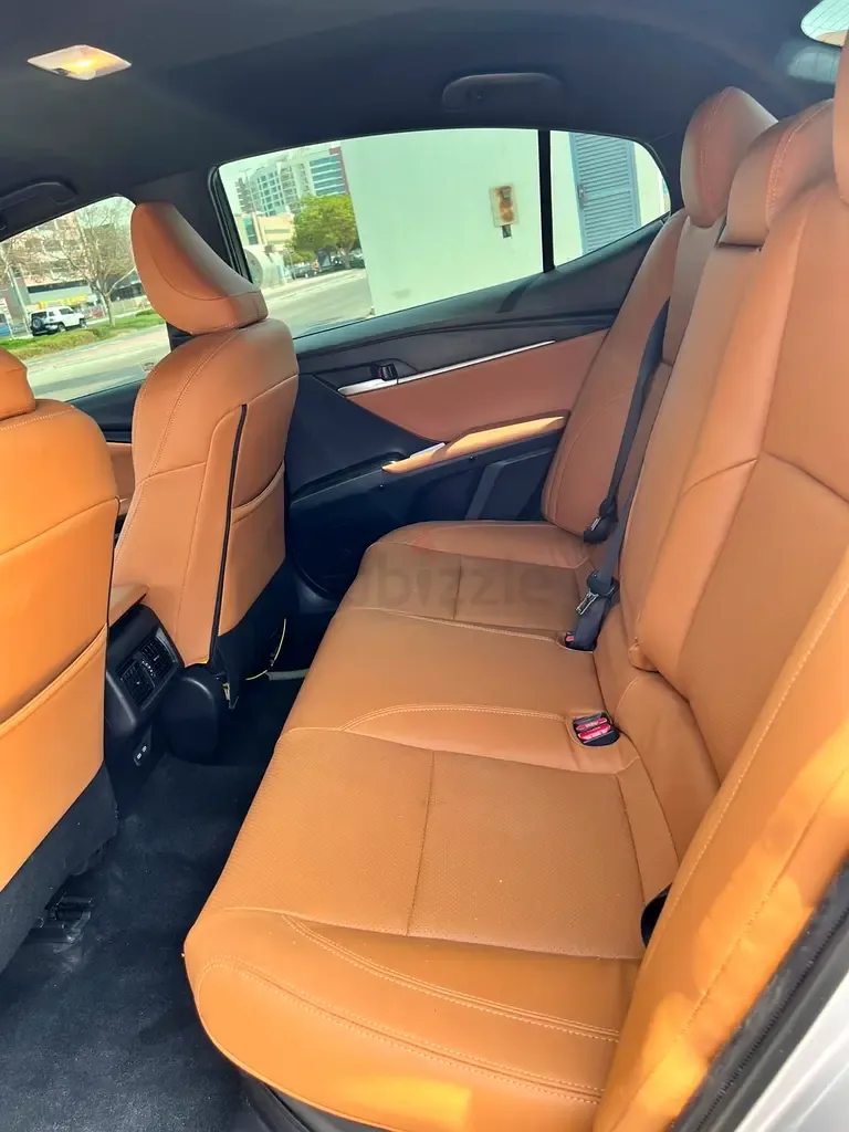 Toyota Camry 2.5 CVT (225 حصان) - 16