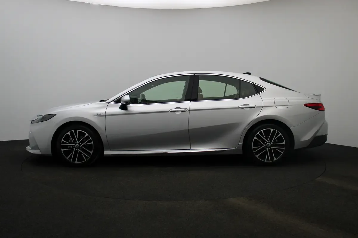 Toyota Camry 2.5 CVT (225 hp) - 3