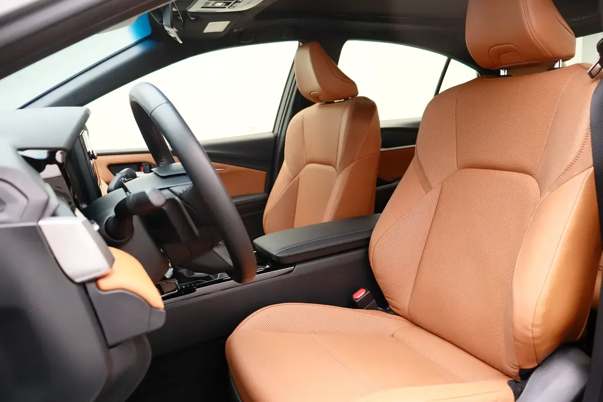 Toyota Camry 2.5 CVT (225 hp) - 13