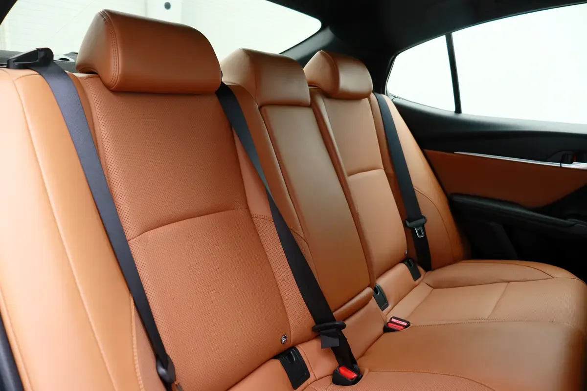 Toyota Camry 2.5 CVT (225 hp) - 15