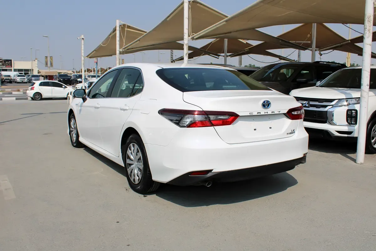 Toyota Camry 2.5 CVT 4WD (178 حصان) - 4