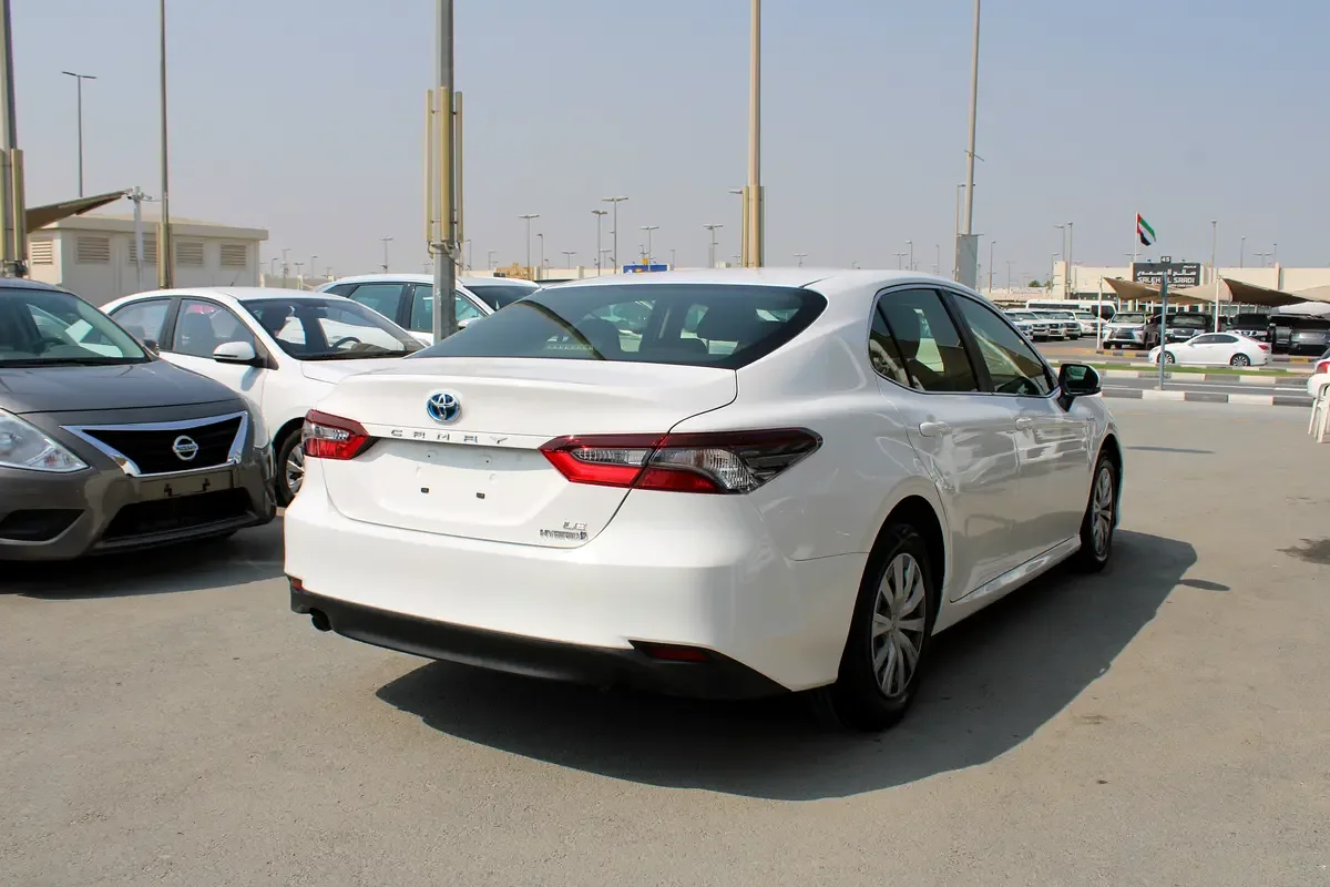 Toyota Camry 2.5 CVT 4WD (178 حصان) - 5