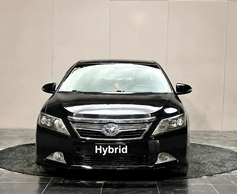Toyota Camry 2.5 Hybrid CVT (178 hp)
