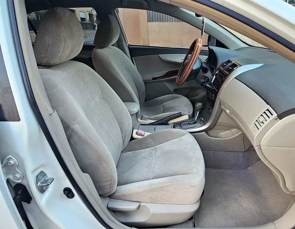Toyota Corolla 1.6 AT (124 hp) - 10