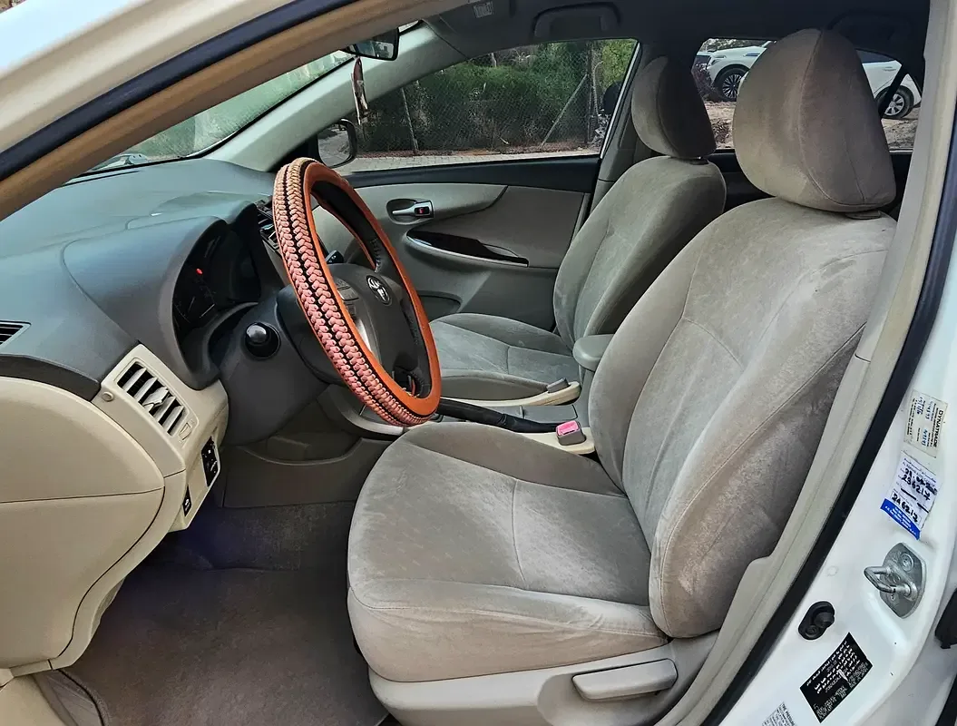 Toyota Corolla 1.6 AT (124 hp) - 12