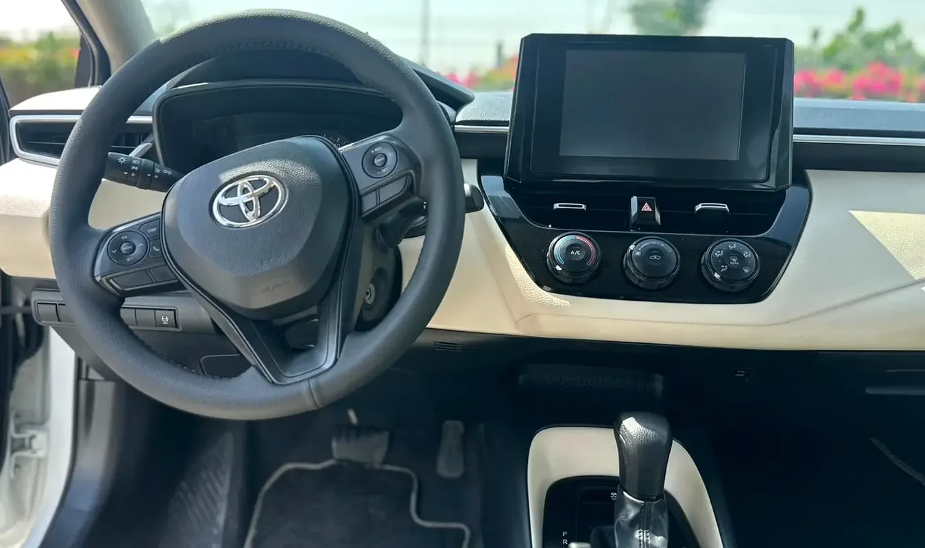 Toyota Corolla 1.6 CVT (132 hp) - 13