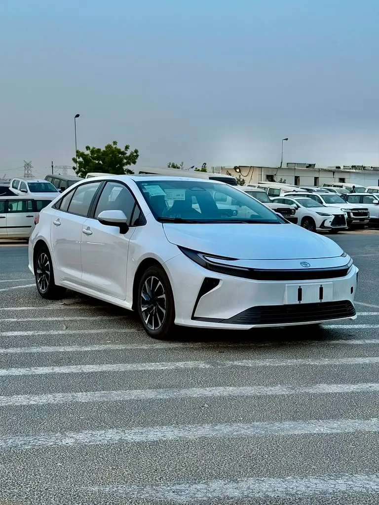 Toyota Corolla 1.8 CVT (137 حصان) - 2