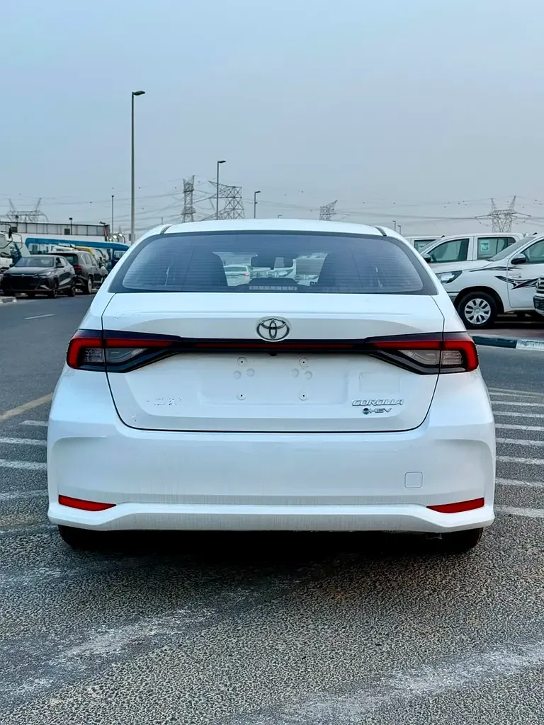 Toyota Corolla 1.8 CVT (137 حصان) - 6