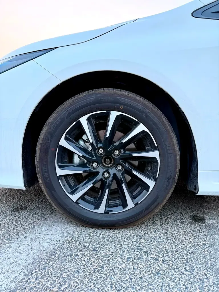 Toyota Corolla 1.8 CVT (137 حصان) - 7