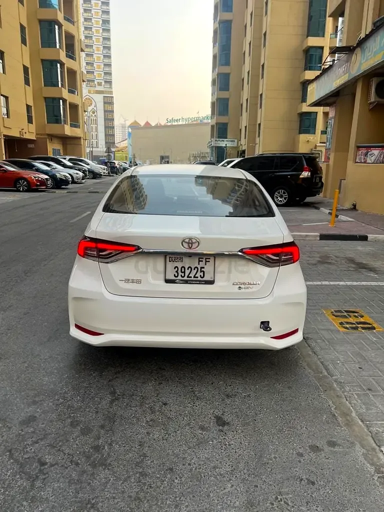 Toyota Corolla 1.8 CVT (137 حصان) - 2