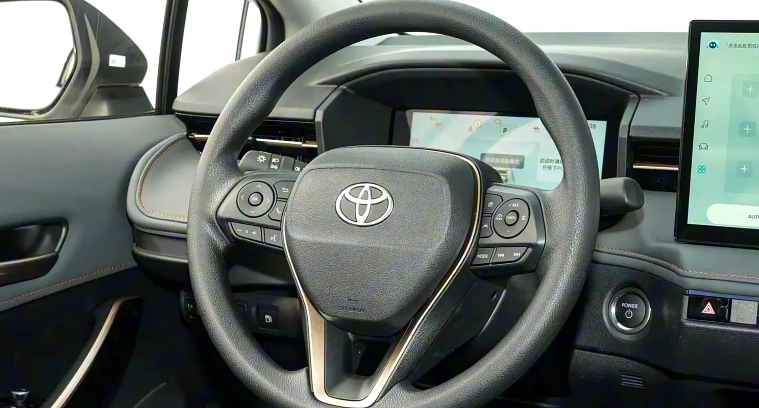 Toyota Corolla 1.8 CVT (137 حصان) - 9