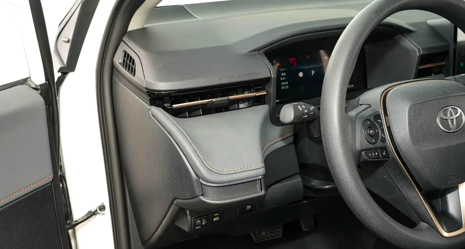 Toyota Corolla 1.8 CVT (137 حصان) - 7