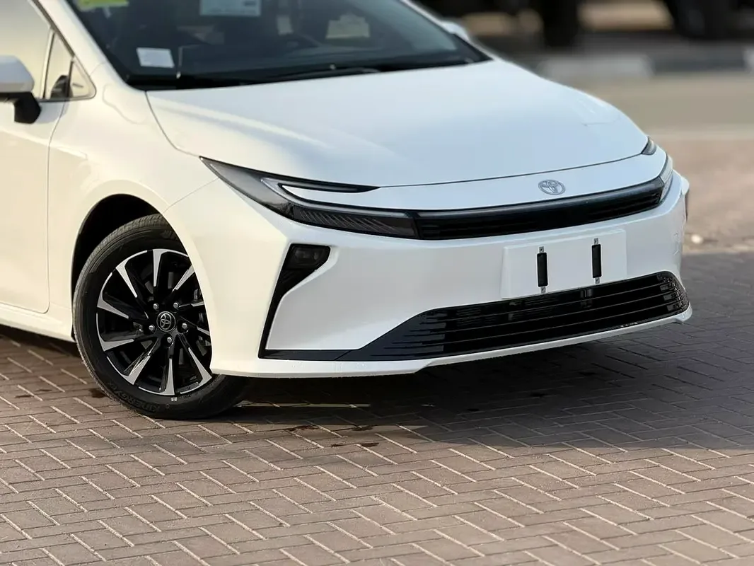 Toyota Corolla 1.8 CVT (137 حصان) - 2