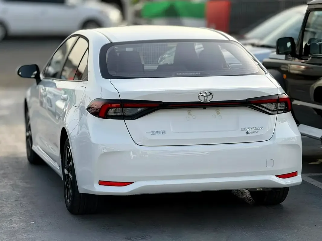 Toyota Corolla 1.8 CVT (137 حصان) - 5